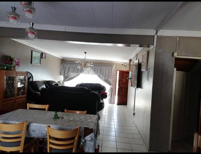 3 BEDROOM TOWNHOUSE FOR SALE IN WELKOM CENTRAL
